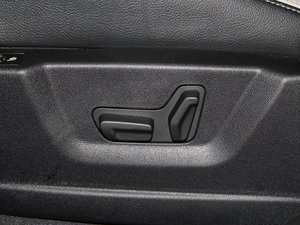 2014款1.6T 罗兰加洛斯版 主驾驶座椅调节