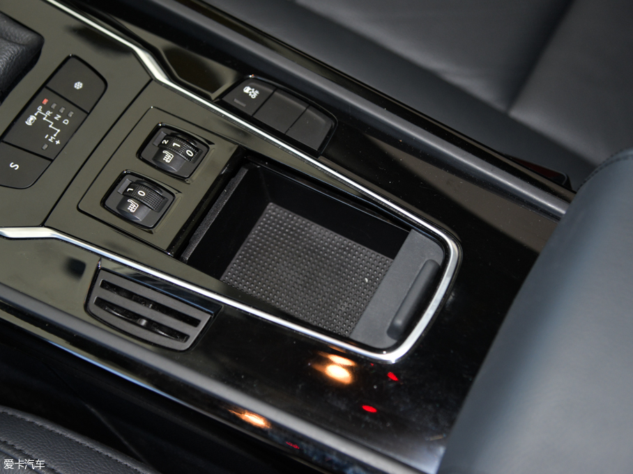 2015�����508 1.8T �Ԅ������