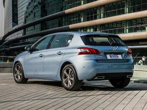2015款1.6T 自动睿驰版 左后45度