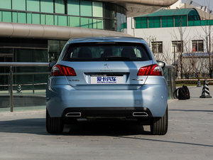 2015款1.6T 自动睿驰版 正后	