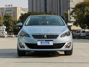 2015款1.6T 自动睿驰版 正前