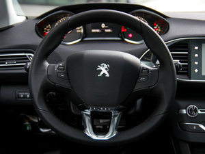 2015款1.6T 自动睿驰版 方向盘