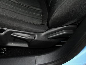 2015款1.2T 自动劲驰版 主驾驶座椅调节