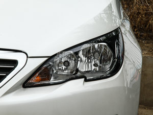 2015款1.2T 自动尚驰版 大灯