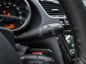 2015款1.6T 自动经典版 中控区
