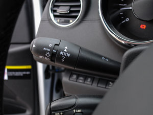 2015款1.6T 自动经典版 中控区