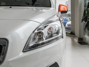2015款1.6T 罗兰加洛斯限量版 大灯