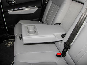 2015款1.6T 罗兰加洛斯限量版 后排中央扶手