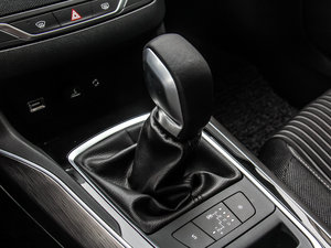2015款1.2T 自动豪华版 换挡杆