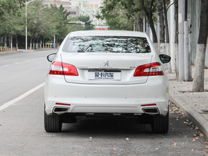 2016款1.6T 自动豪华版 正后	