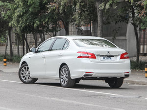 2016款1.6T 自动豪华版 左后45度