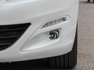 2016款1.6T 自动豪华版 前雾灯