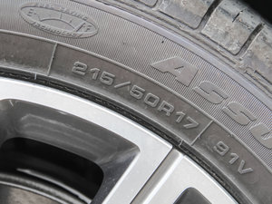 2016款1.6T 自动豪华版 轮胎尺寸
