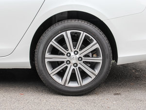 2016款1.6T 自动豪华版 轮圈