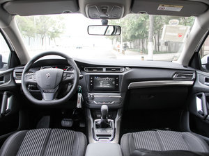 2016款1.6T 自动豪华版 内饰全景