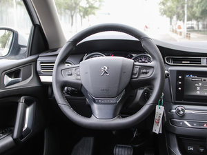 2016款1.6T 自动豪华版 方向盘
