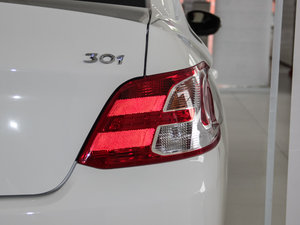 2016款1.6L 手动舒适版 尾灯
