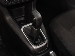 2016款1.6L 手动舒适版 换挡杆