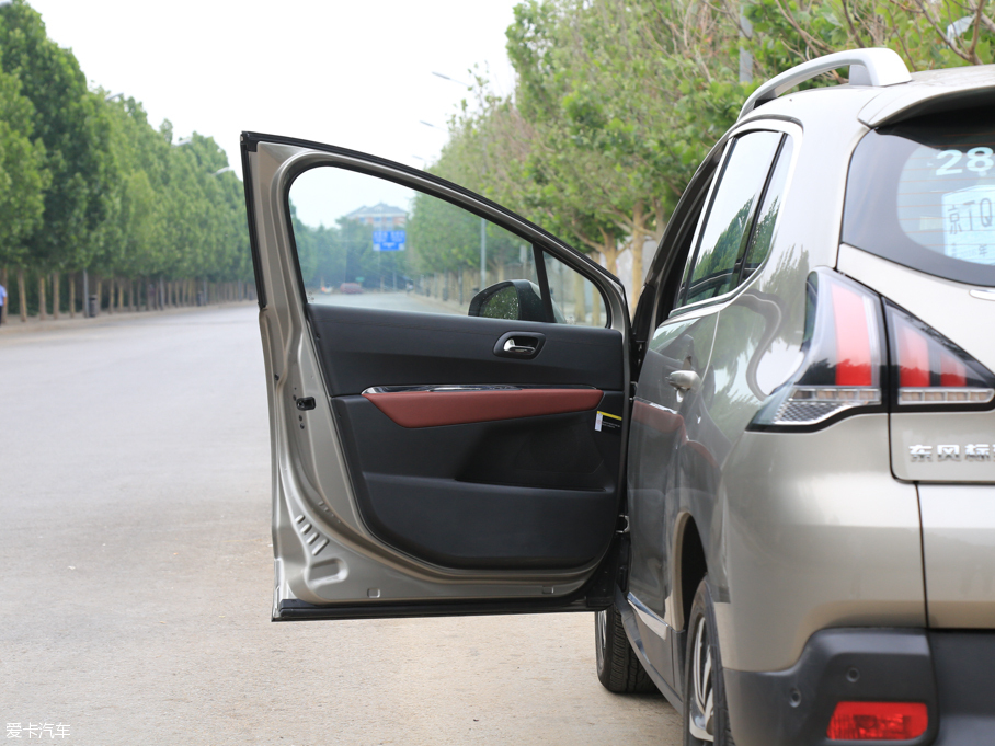 2016�����3008 1.6THP �Ԅ����а�