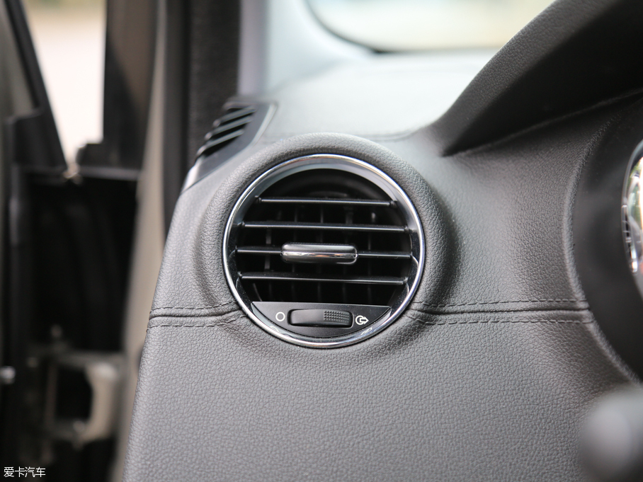 2016�����3008 1.6THP �Ԅ����а�