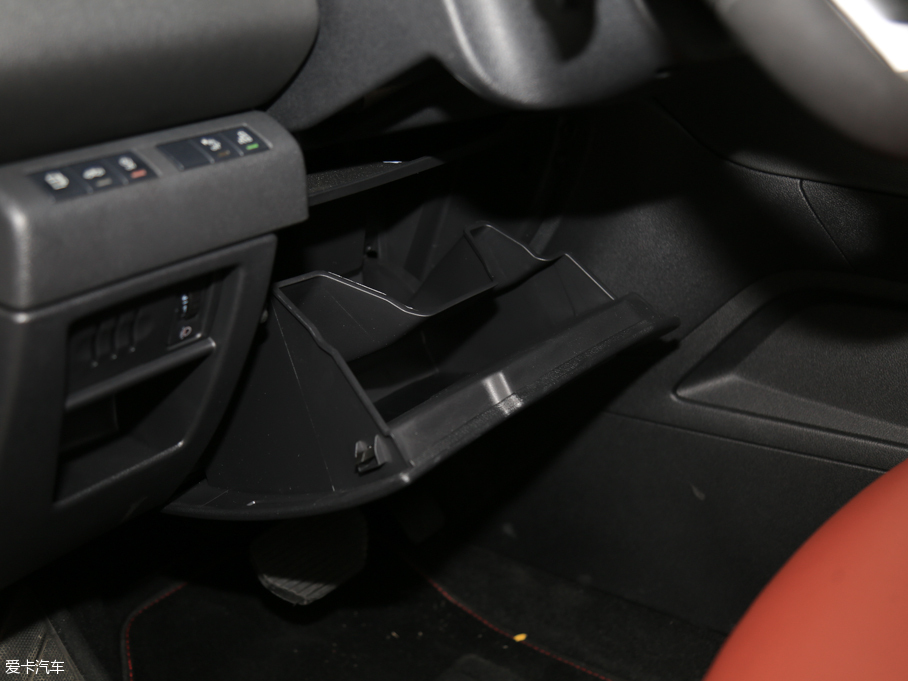 2016���(bi��o)��3008 1.6THP �Ԅ����а�