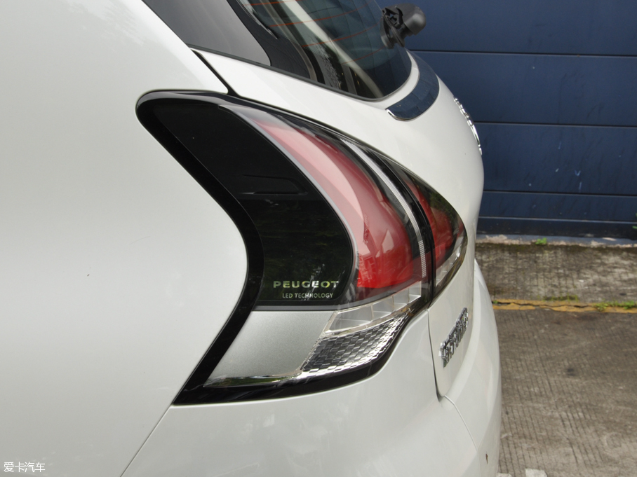 2016�����3008 1.6THP �Ԅ����а�