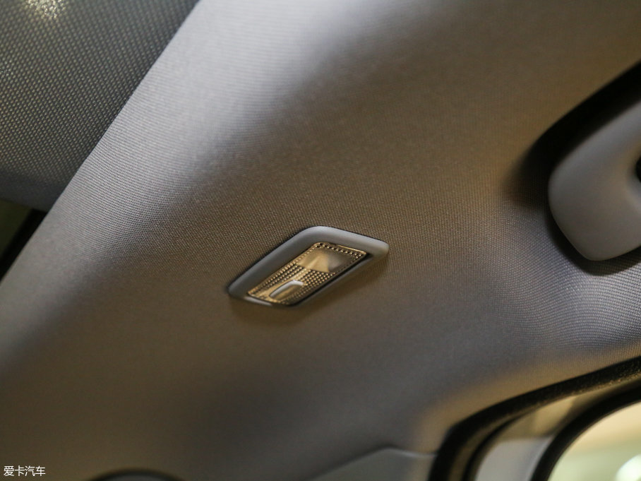 2016�����3008 1.6THP �Ԅ����а�