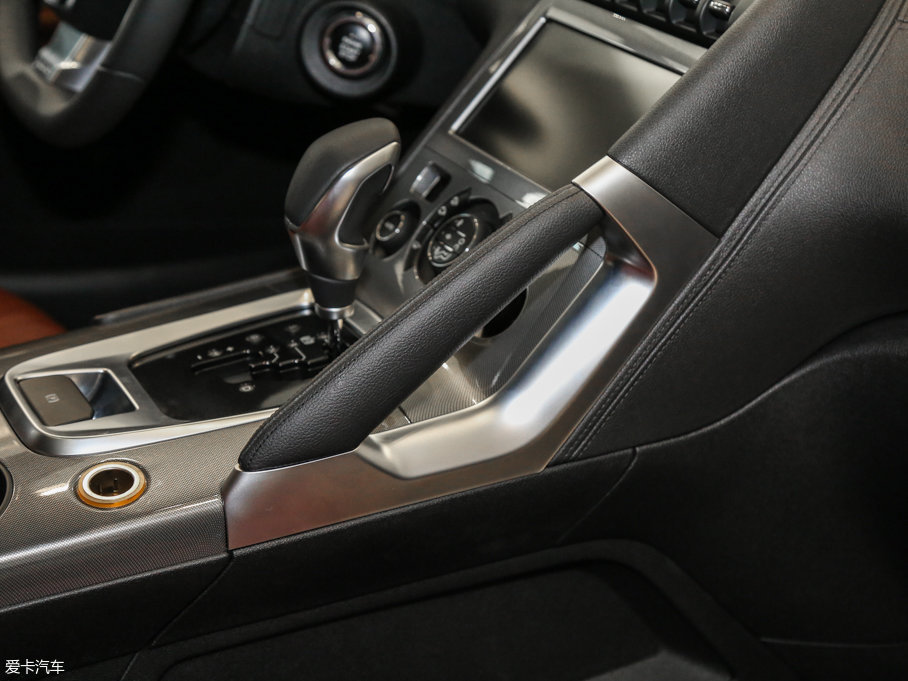 2016�����3008 1.6THP �Ԅ����а�