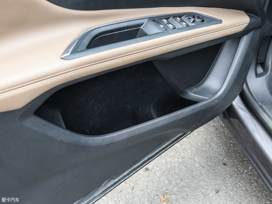 2017�����5008 380THP ���AGT�� 7��