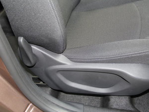 2017款1.6L 手动舒适版 空间座椅