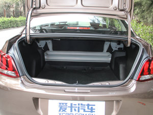 2017款1.6L 手动舒适版 行李厢空间