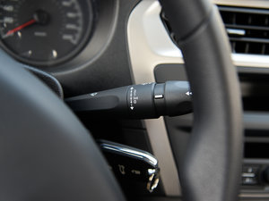 2017款1.6L 自动舒适版 中控区