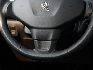 2017款1.6L 自动舒适版 中控区