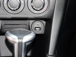 2017款1.6L 自动舒适版 中控区