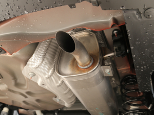 2018款1.6L 自动潮流版 排气管