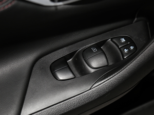 2018Ŀ 2.0L XL M {܇ƅ^	