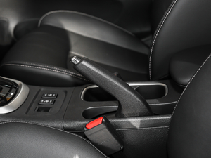 2019款1.6L CVT智尊版 驻车制动器