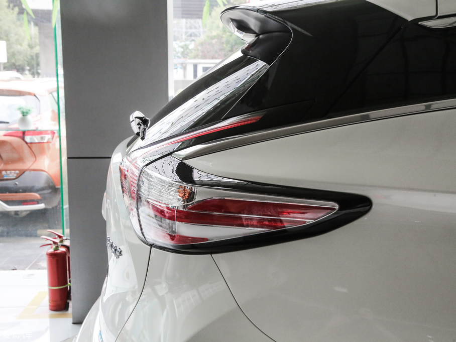 2019����m 2.5 XL �����A��