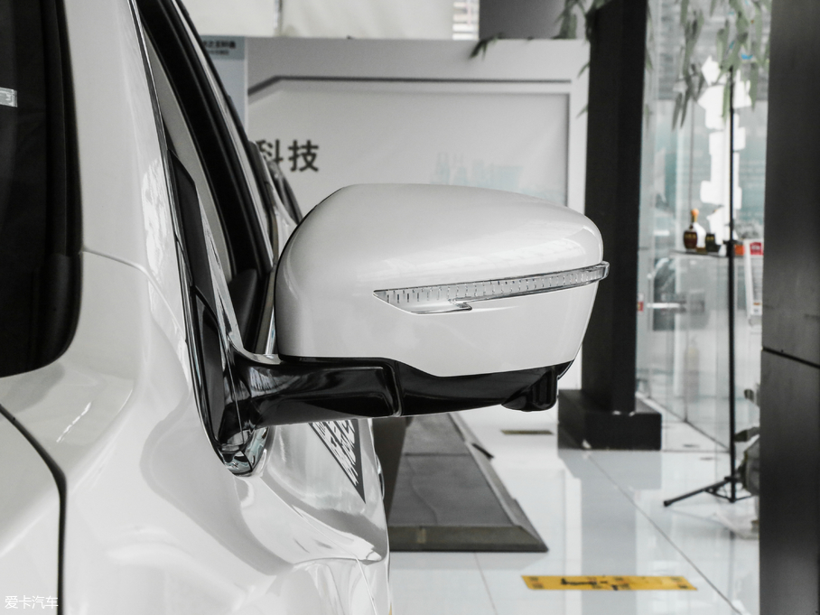 2019����m 2.5 XL �����A��