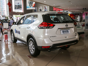 2019款2.0L CVT两驱智联舒适版 7座 左后45度