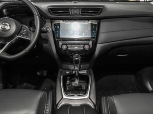 2019款2.0L CVT两驱舒适版 7座 中控台