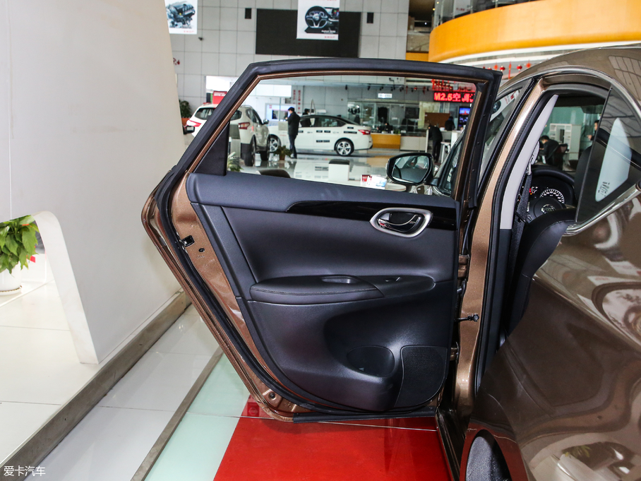 2019܎ 1.6XV CVT V