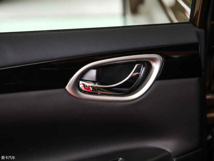 2019܎ 1.6XV CVT V