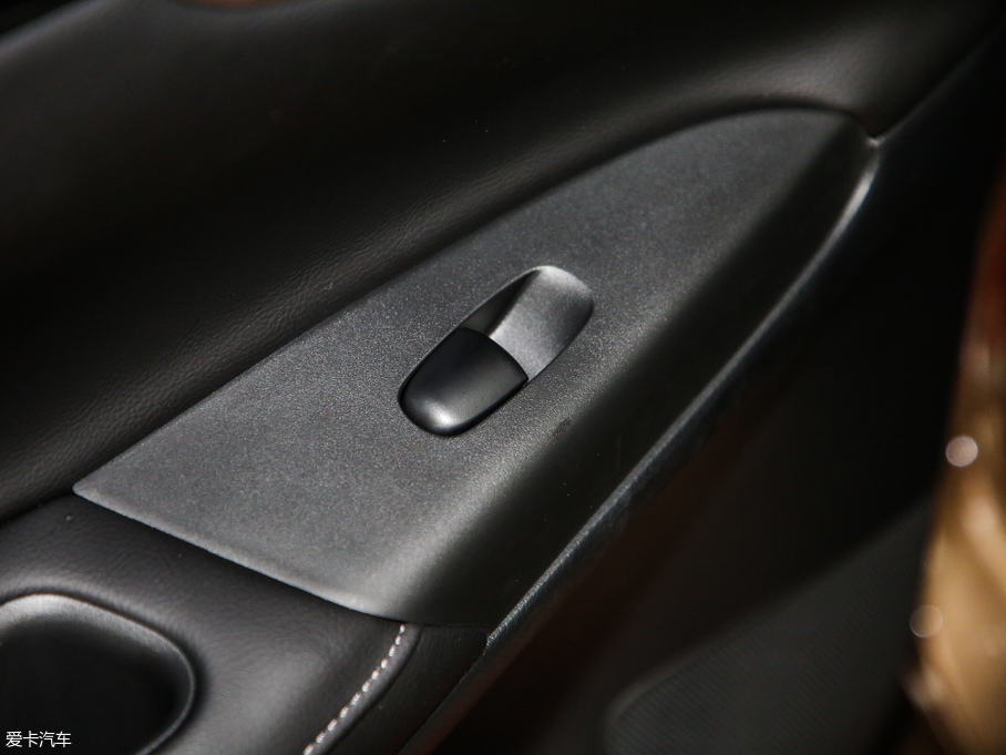 2019܎ 1.6XV CVT V