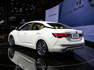 2020款1.6L TOP CVT奢享版 左后45度