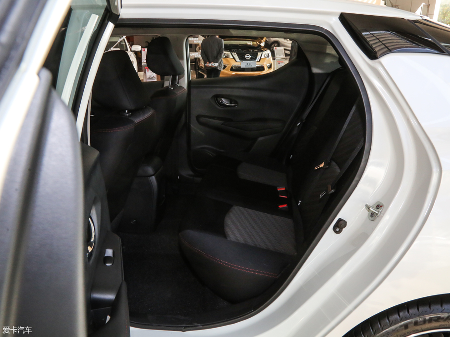 2019LANNIA {B 1.6L CVTǿ V