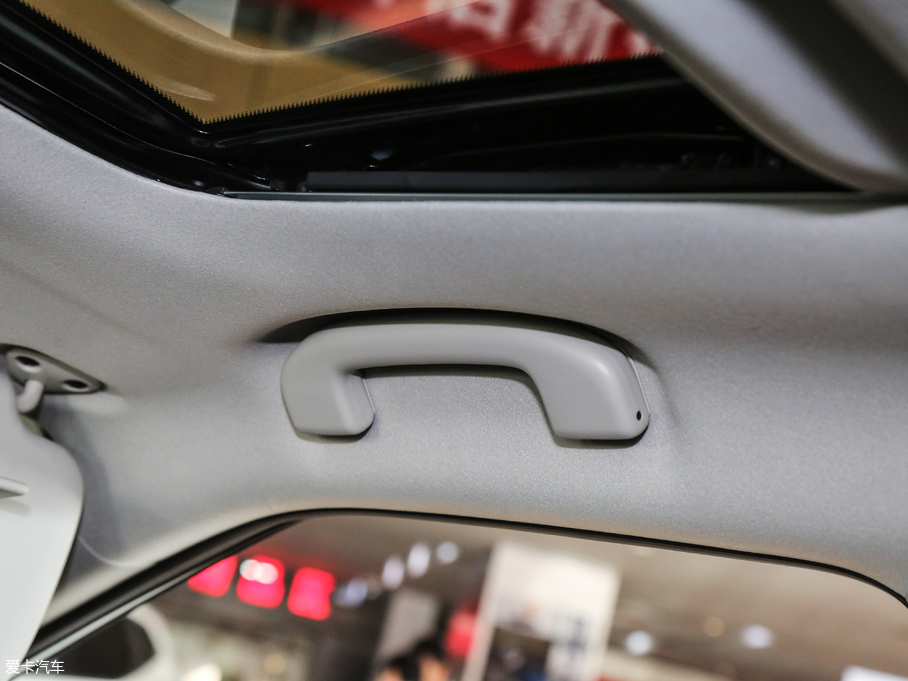 2019LANNIA {B 1.6L CVTǿ V