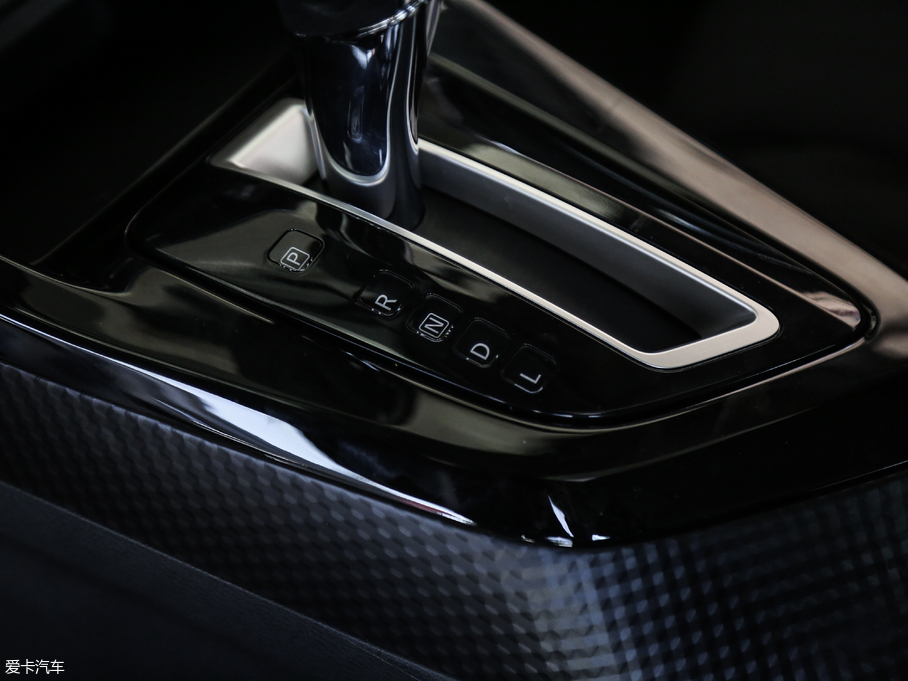 2019LANNIA {B 1.6L CVTǿ V