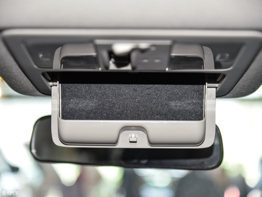 2019LANNIA {B 1.6L CVTǿ VI