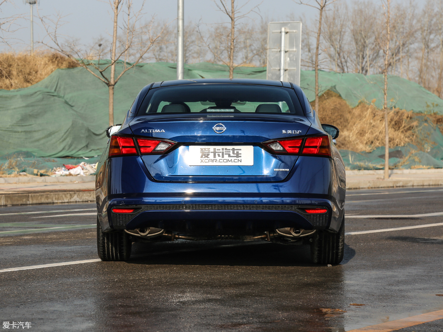 2019[ 2.0L XL Upper а